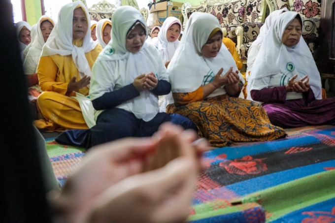 Tuan Guru Ganjar Sumut saat kegiatan doa bersama Majelis Taklim Al Hikmah di wilayah Kelurahan Tembung, Kecamatan Medan Tembung, Sabtu (21/10).