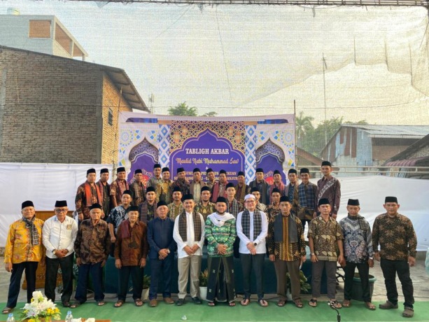 DIABADIKAN : Ikatan Keluarga Lawang (IKL) melepas 3 (tiga) putra terbaik untuk maju pileg 2024 yakni H Nasril Bahar (Tanjung) SE, Dr H Dedi Iskandar (Chaniago) Batubara SSos SH MSP dan M Faisal.