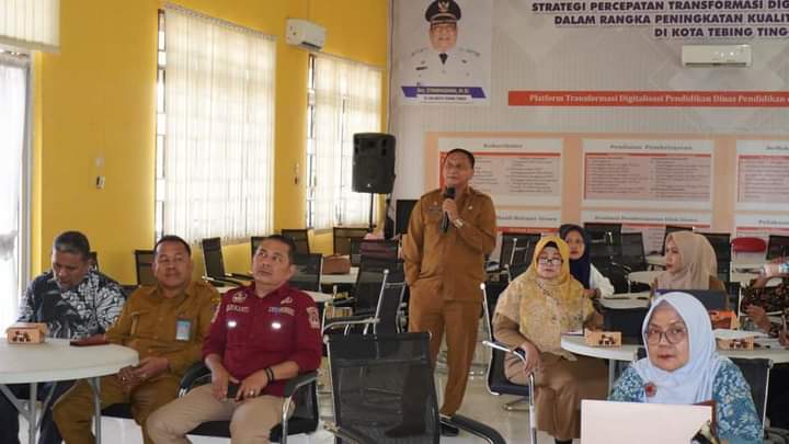 RAPAT: Balai Penjamin Mutu Pendidikan Provinsi Sumatera Utara bekerjasama dengan Pemerintah Kota Tebingtinggi melalui Dinas Pendidikan melaksanakan rapat rutin Pokja Manajemen Operasional.