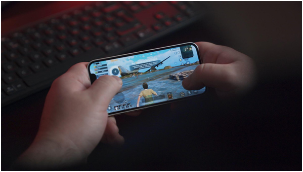 Dalam permainan Free Fire, diamond merupakan mata uang utama yang memungkinkan pemain untuk bisa mendapatkan berbagai item eksklusif, senjata, dan kelebihan lainnya.