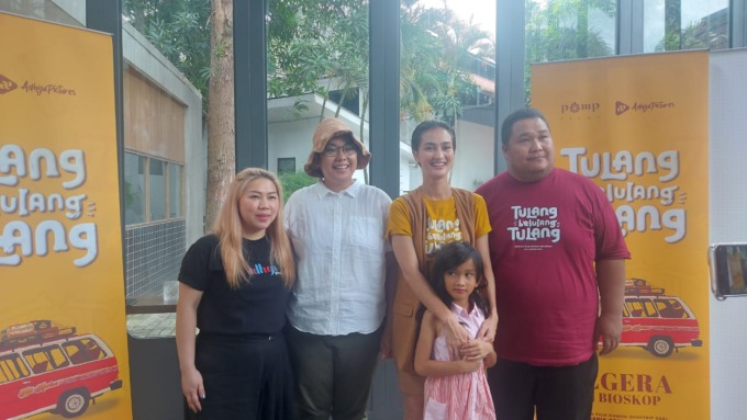 Produser, sutradara, dan artis Film