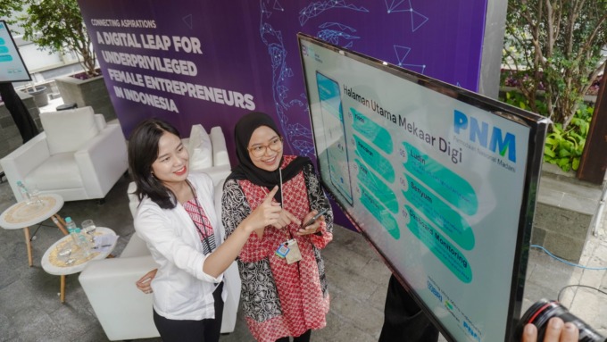 Telkomsel Enterprise menghadirkan produk dan layanan unggulan sebagai solusi dalam mendukung PNM untuk meningkatkan produktivitas dan taraf hidup perempuan prasejahtera pelaku usaha ultra mikro.