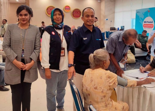BRI BO Medan Putri Hijau saat mengadakan kegiatan pemeriksaan kesehatan gratis, di Gedung Menara BRI Jl Putri Hijau, Rabu (1/11). Istimewa/Sumut Pos