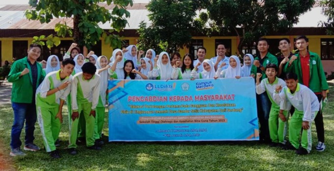 BINA GUNA: Edukasi pertolongan pertama gangguan dan kecelakaan fisik pada lingkungan sekolah di Desa Bandar Setia Deliserdang oleh dosen STOK Bina Guna.ISTIMEWA.