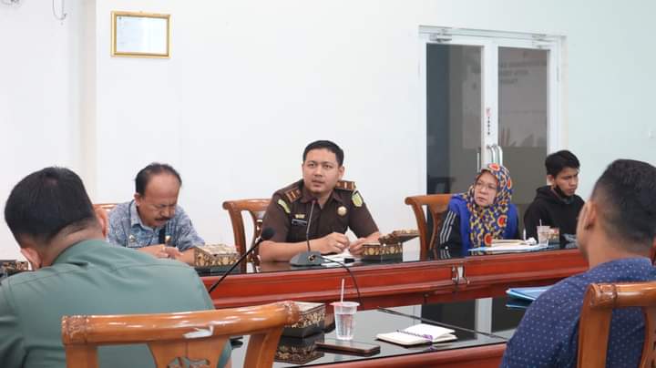 PIMPIN: Kadis Ketahanan Pangan dan Pertanian Kota Tebingtinggi Marimbun Marpaung, Satgas Pangan dan Forkompinda melakukan rapat kordinasi terkait akan digelarnya Gerakan Pangan Murah di Kota Tebingtinggi.