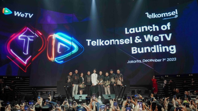 Pelanggan Telkomsel  mendapatkan akses eksklusif berlangganan WeTV VIP Mobile tanpa biaya tambahan untuk pembelian Paket OMG!, Paket Internet Sakti, Paket Super Seru, dan beberapa paket kuota data bulanan lainnya. Paket bisa diperoleh dengan harga terjan