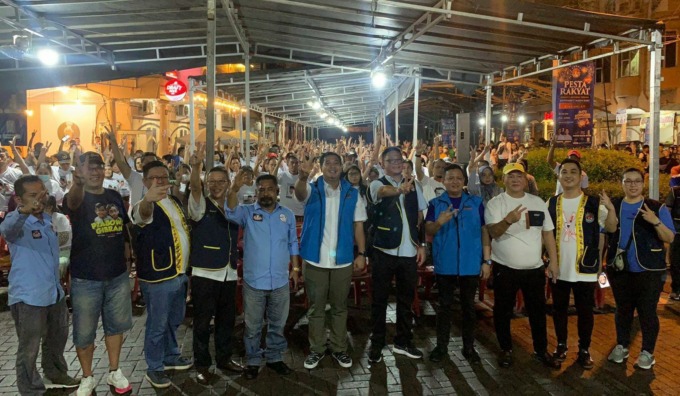 PESTA RAKYAT: Komunitas Indonesia Tionghoa (KITA) menggelar Pesta Rakyat dalam rangka menyambut tahun baru 2024, Sabtu (30/12/2023) malam.