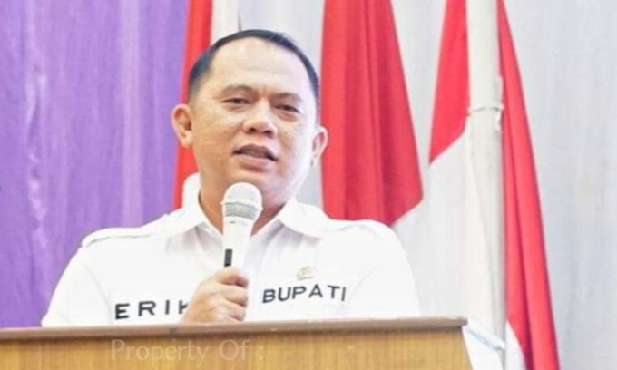 GEBYAR DESEMBER: Bupati Labuhanbatu Erik Adtrada Ritonga memprogramkan Gebyar Desember menggratiskan tagihan rekening air PUDAM Tirta Bina untuk Gereja dan Panti Asuhan. (fajar)