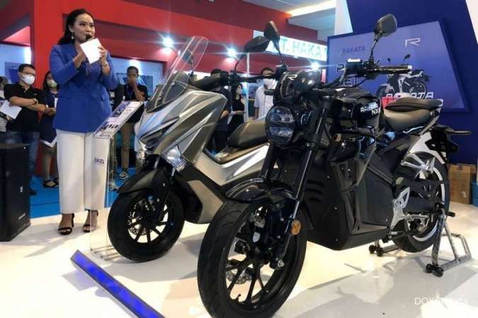 Sepeda motor listrik, Rakata NX 8 dan Rakata NX 3 saat pameran.