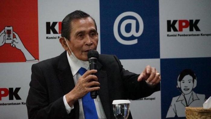 KETERANGAN:Ketua Dewas KPK Tumpak Hatorangan Panggabean memberikan keterangan.