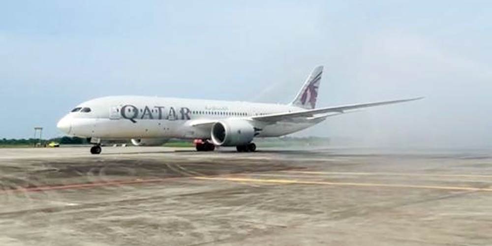 Pesawat Qatar Airways mendarat di Kualanamu. Istimewa.