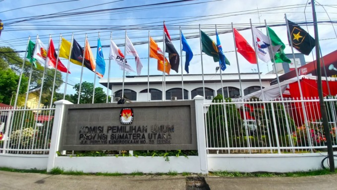 Kantor KPU Sumut, di Kota Medan.(BAGUS SYAHPUTRA/SUMUT POS)