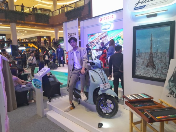DIPAMERKAN: Motor varian Yamaha Filano Hybrid-Connected dipamerkan di Irian Supermakert. (IST)