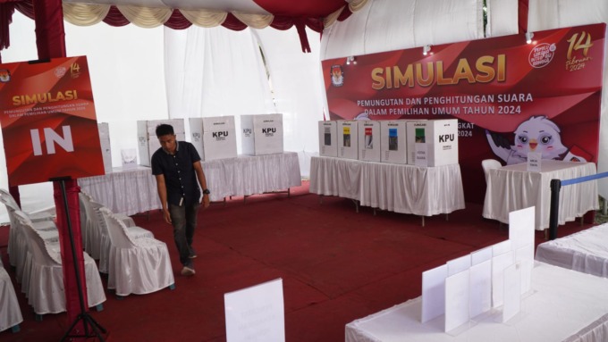 SIMULASI: Suasana simulasi yang digelar KPU Langkat di kantornya.Istimewa/Sumut Pos.