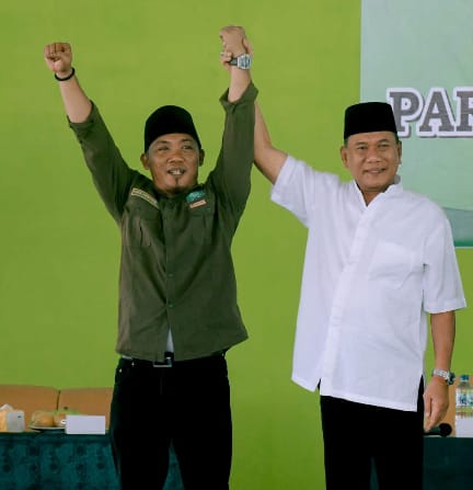 Caleg DPR RI Sumut 1, H. Azhari Tambunan bersama Caleg dari partai PKB dapil 1 Deli Serdang Purwaningrum. ( fad )