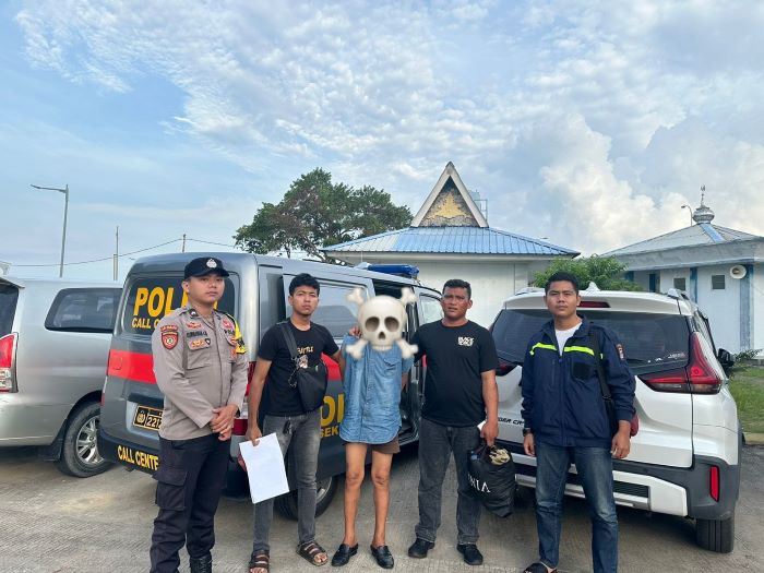 Pelaku Hipnotis (wajah ditutup) ditangkap Unit Reskrim Polsek Tebing di Pulau Kundur