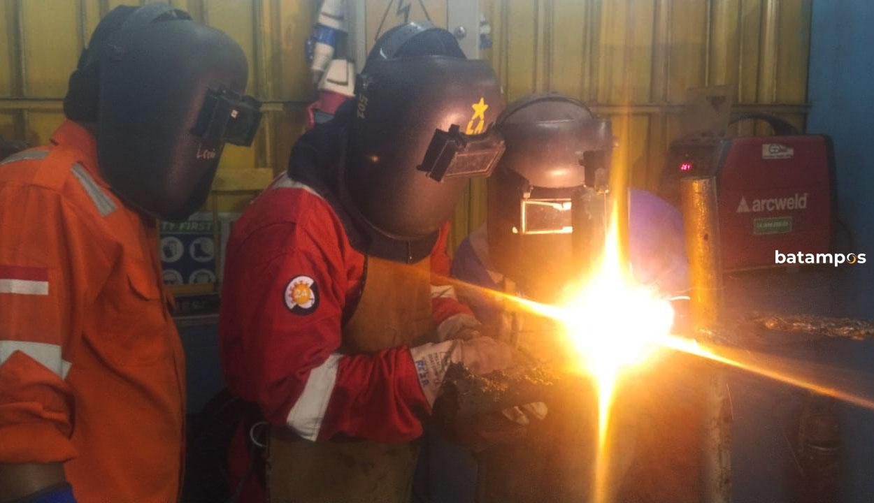 Ilustrasi: Pelatihan dan sertifikasi Las 6G SMAW ini dengan menggandeng LPK Geweld.