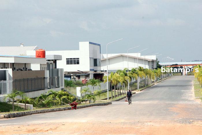 Salah satu kawasan industri di Batam.