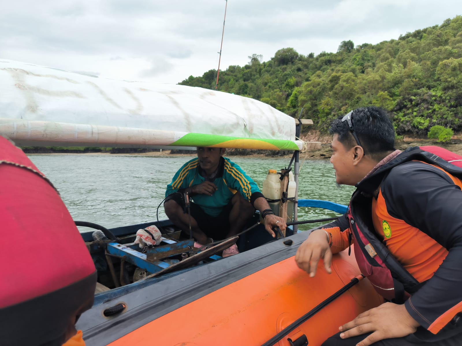 Tim SAR lakukan pencarian di radius 5-10 mil.