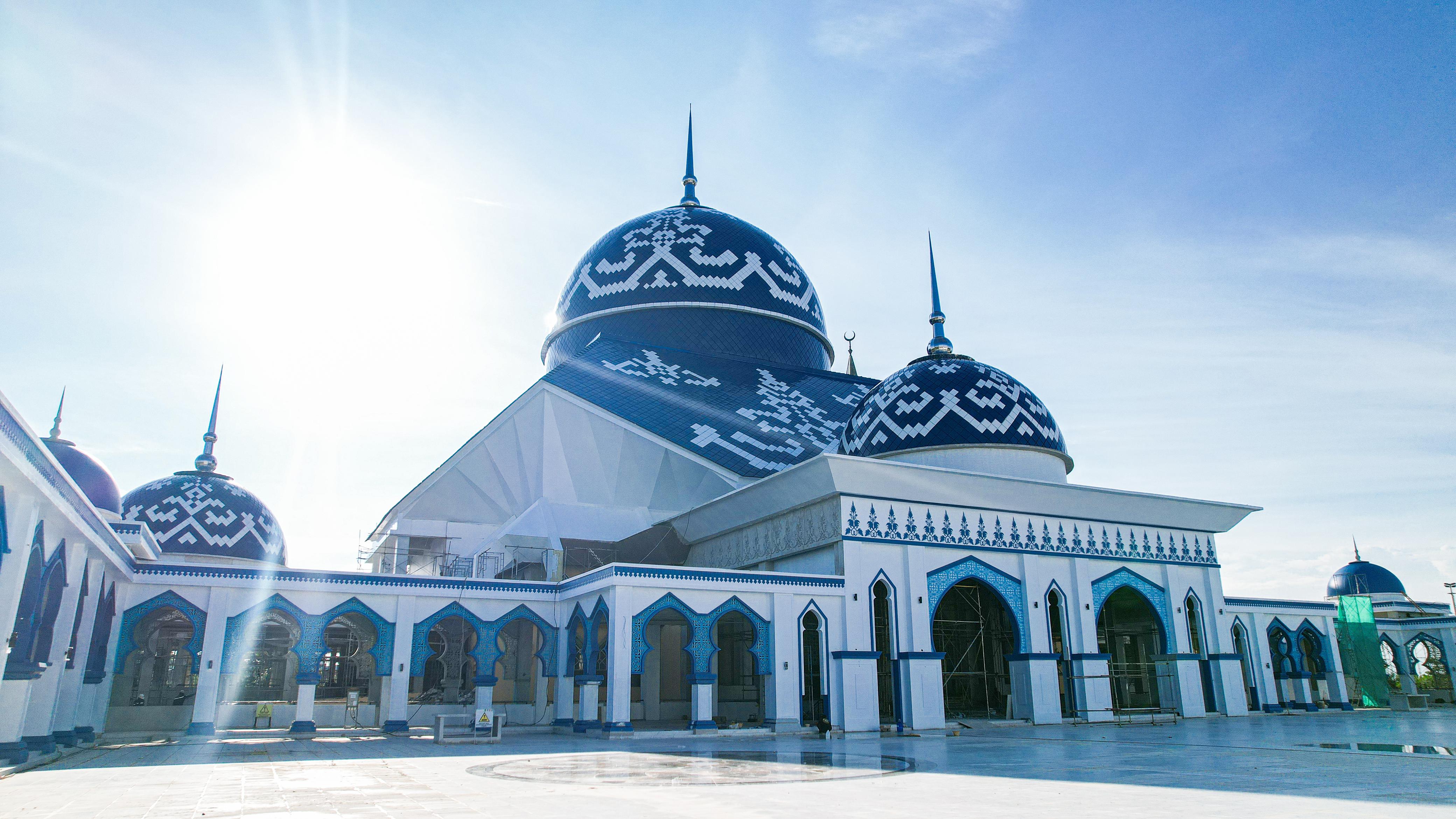 Tampilan Masjid Agung Batam usai revitalisasi. F.Arjuna/Batam Pos