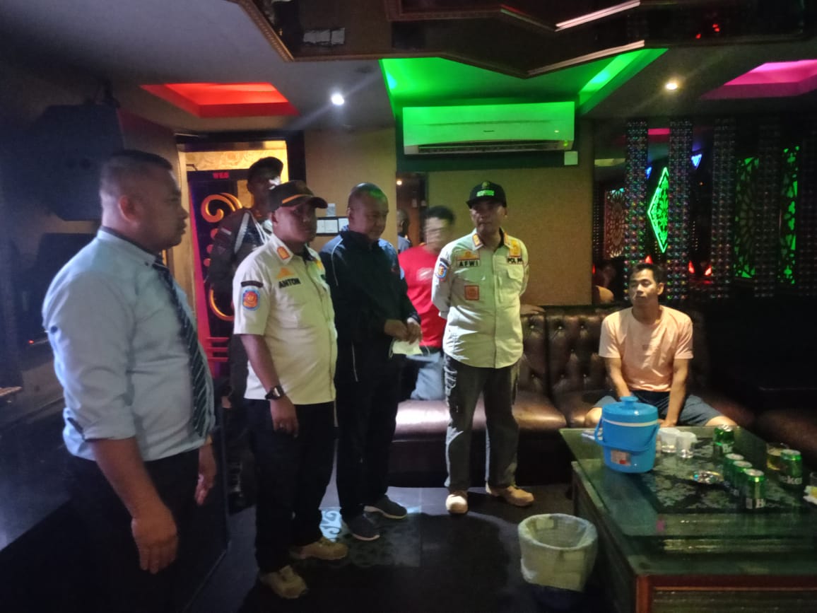 Satpol PP Kabupaten Karimun menemukan adanya THM yang beroperasi saat hari hari besar keagamaan Tahun Baru 1 Muharam 1446 H.
