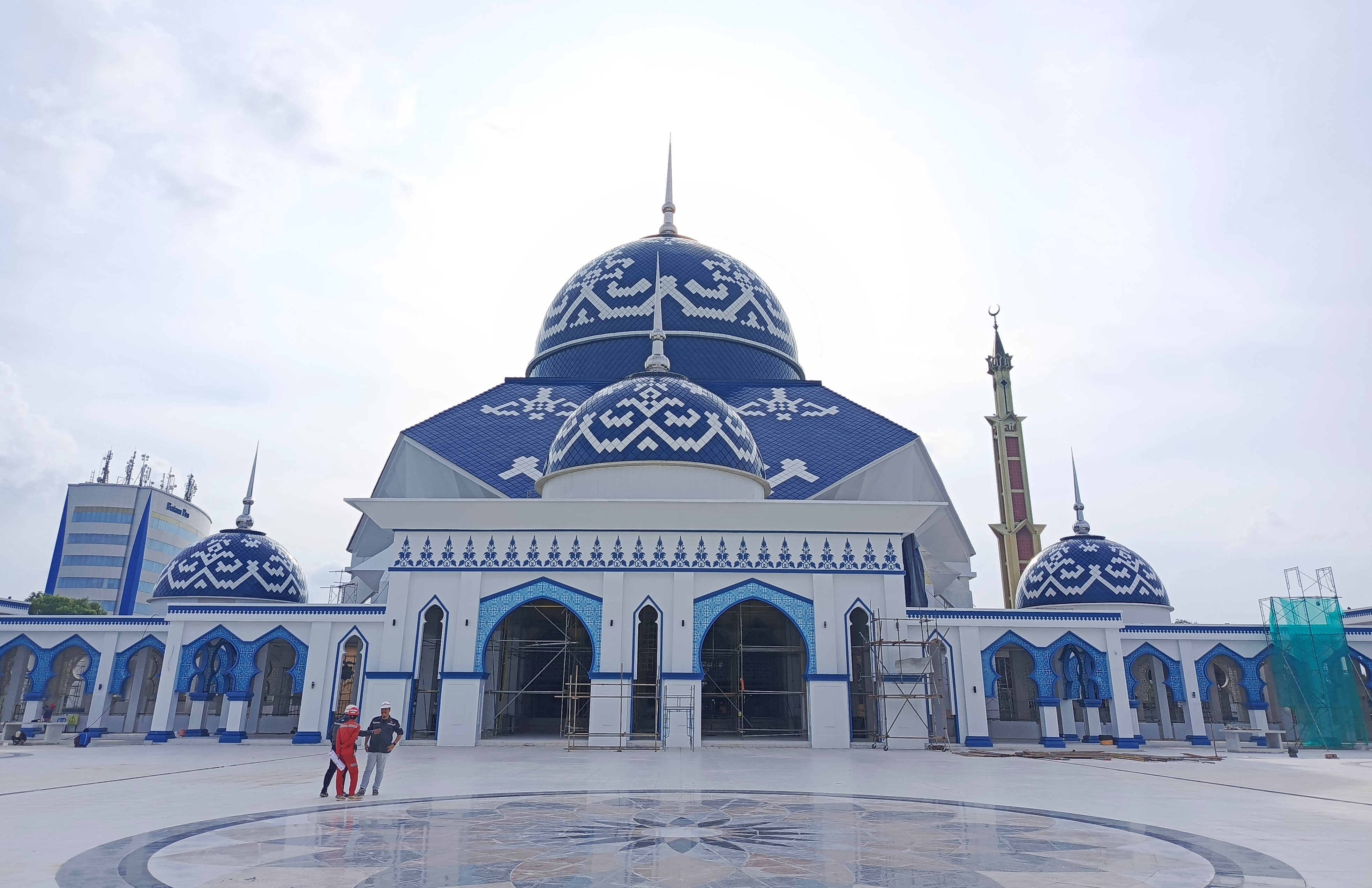 Potret terbaru Masjid Agung Batam yang direvitalisasi.