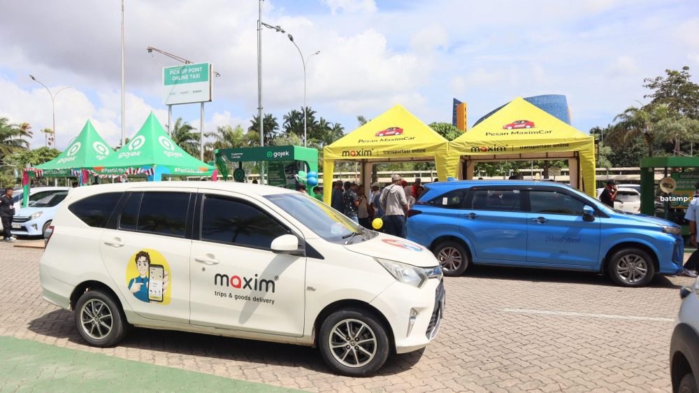 Layanan taksi online Gocar dan Maxim kini resmi beropeasi di Bandara Hang Nadim Batam, Senin (5/8).
