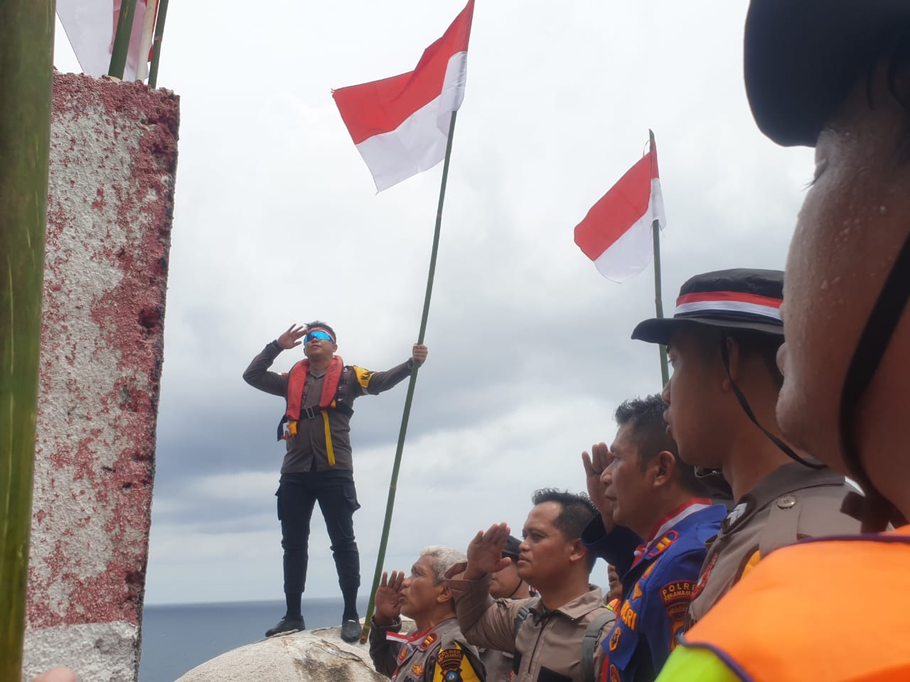 Kapolres Anambas, AKBP Raden Ricky Pratidiningrat ketika di Pulau Tokong Nanas