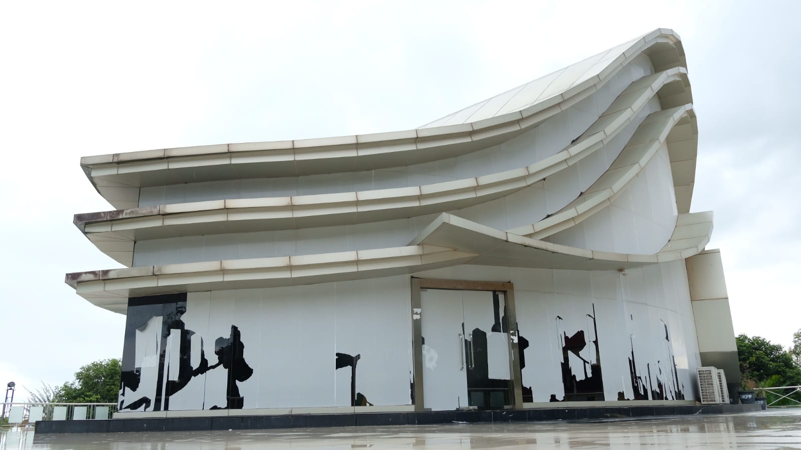 Kondisi terkini gedung Gong-gong di Jalan Hang Tuah Tanjungpinang, Rabu (11/9).