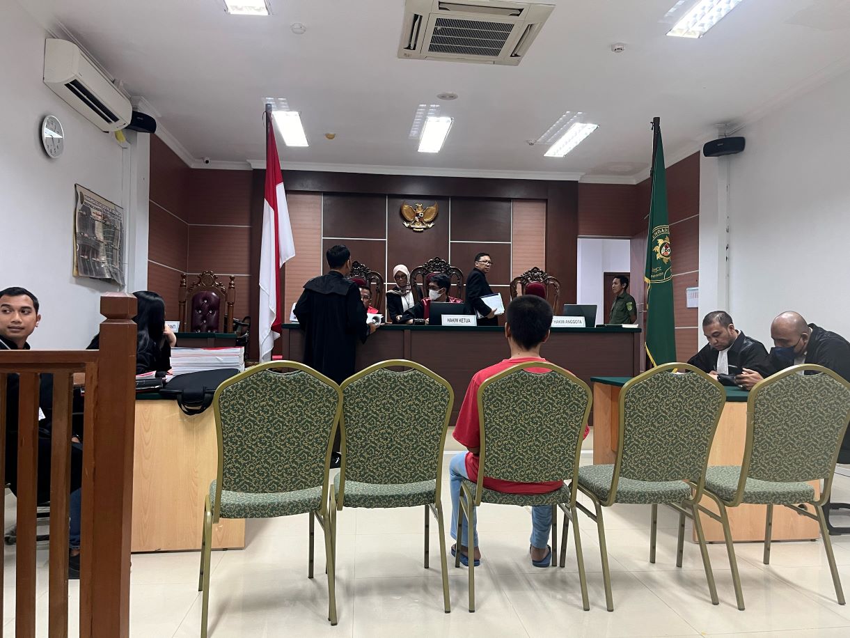 Okto Betri, terdakwa asusila saat menjalani sidang di Pengadilan Negeri Batam, Rabu (11/9).