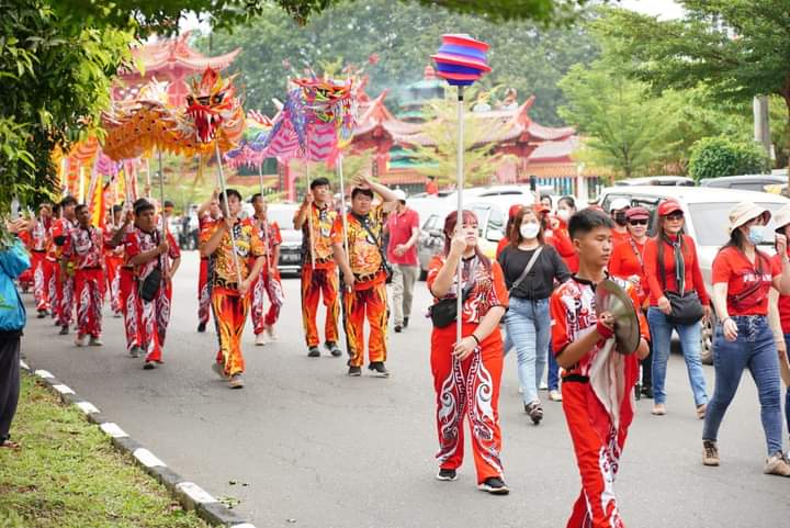 Pawai Tatung yang digelar di Komplek Bumi Indah, Nagoya, Lubukbaja, Minggu (13/11/2022), lalu.