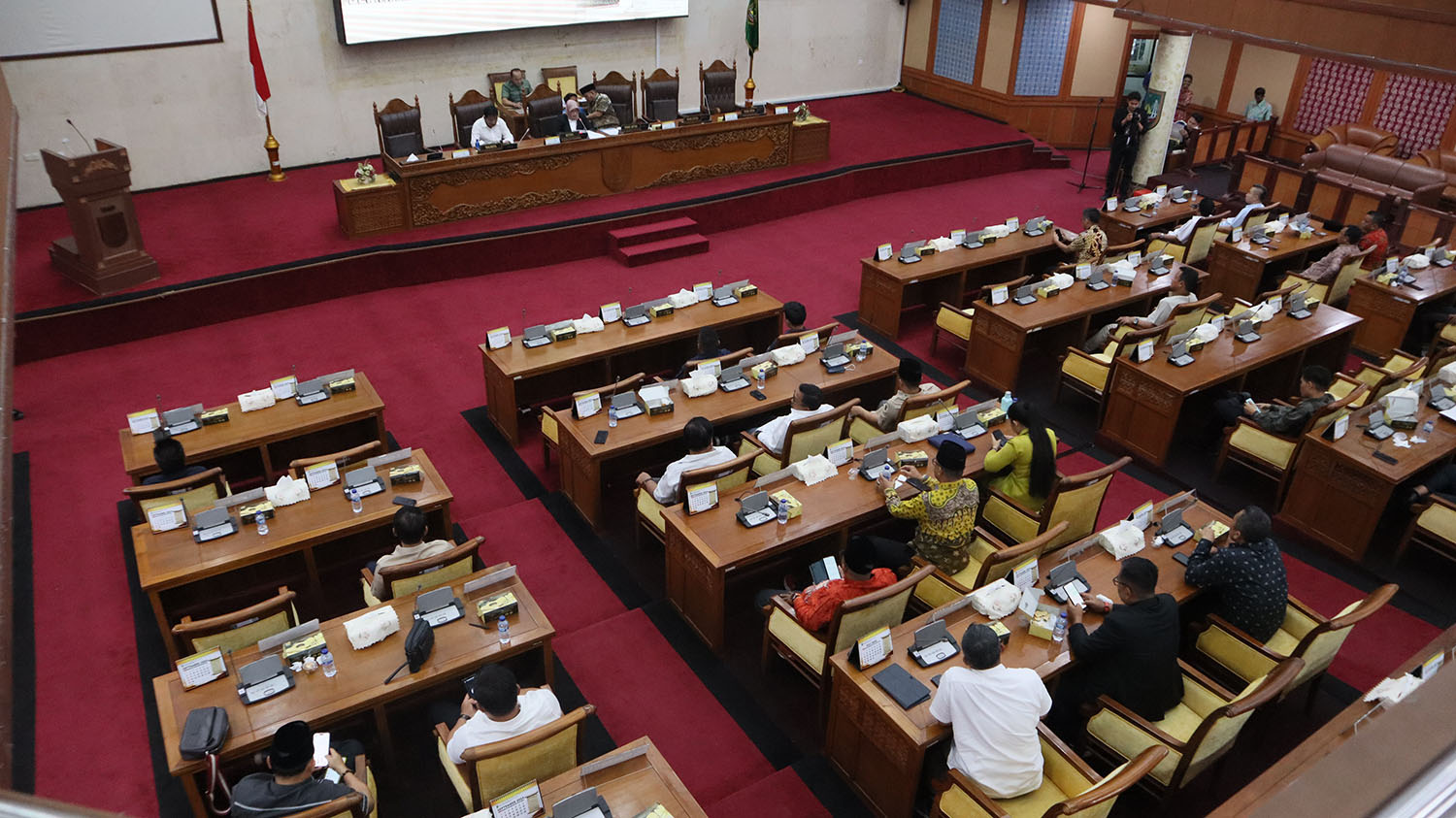 DPRD Kota Batam melakukan rapat paripurna dengan agenda pengumuman dan penetapan calon pimpinan definitif DPRD Kota Batam masa jabatan 2024-2029. Kamis (12/9).