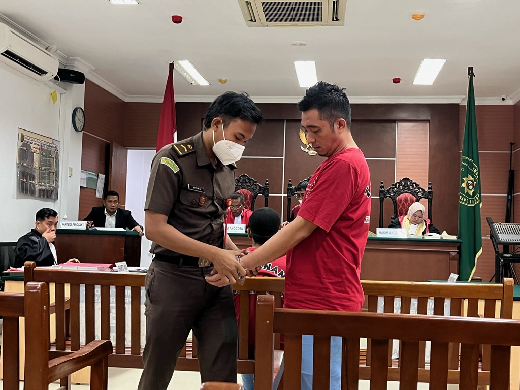 Zulkifly alias Joy warga Tanjungbalai Karimun didakwa hukuman dalam sidang dakwaan di PN Batam, Senin (1/10).