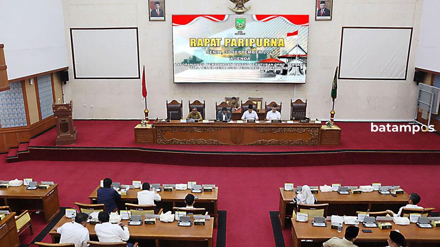 DPRD Kota Batam menggelar rapat paripurna dengan agenda laporan hasil pembahasan pansus DPRD tentang tata tertib, Senin (30/9).