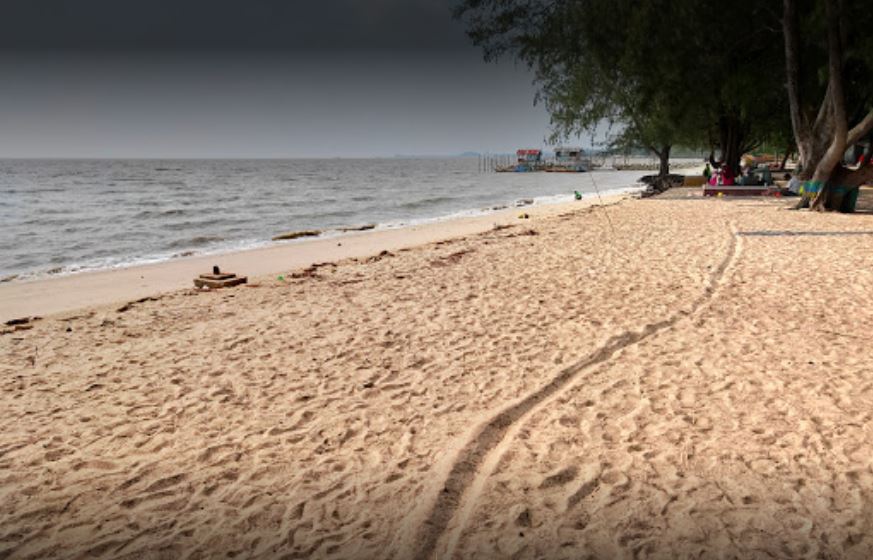 Keindahan Pantai Pongkar Kabupaten Karimun