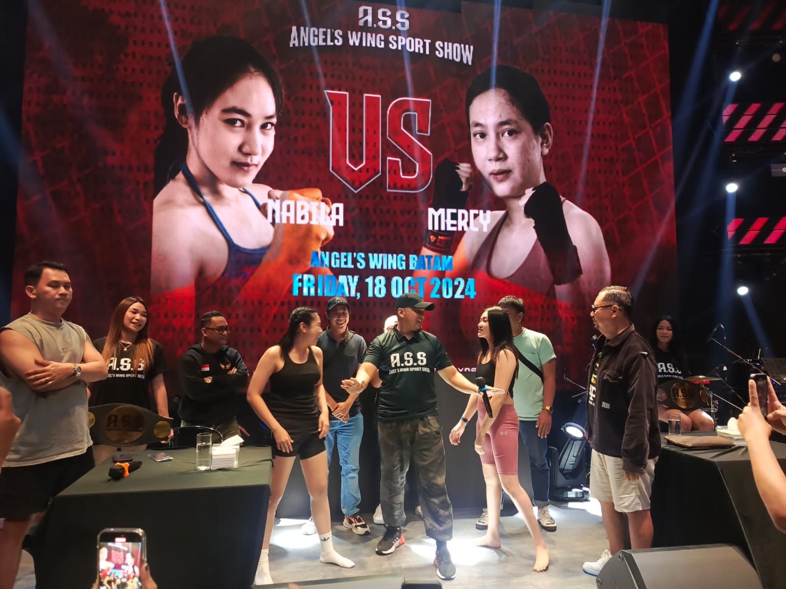 Dua petinju asal Jakarta dan Batam yang akan tanding di atas ring di Angle