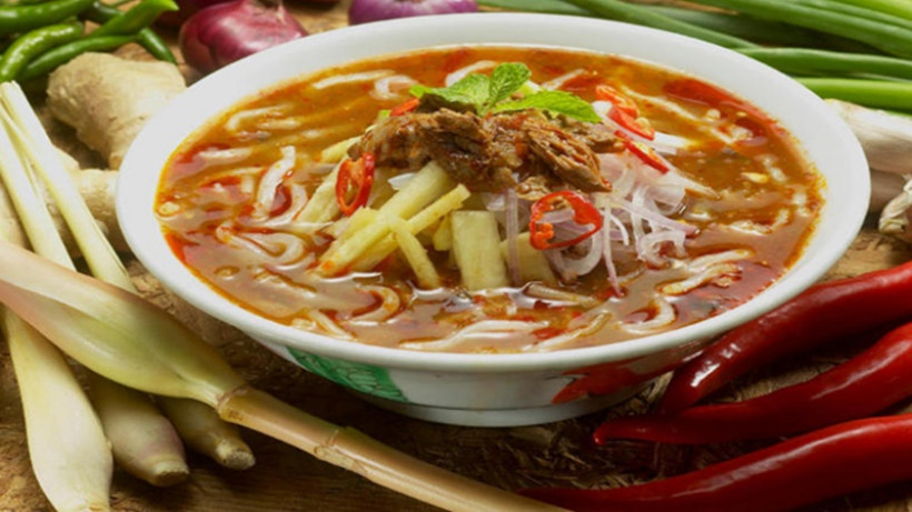 Laksa kuah khas Karimun, Kepulauan Riau yang kaya akan rempah nan gurih.