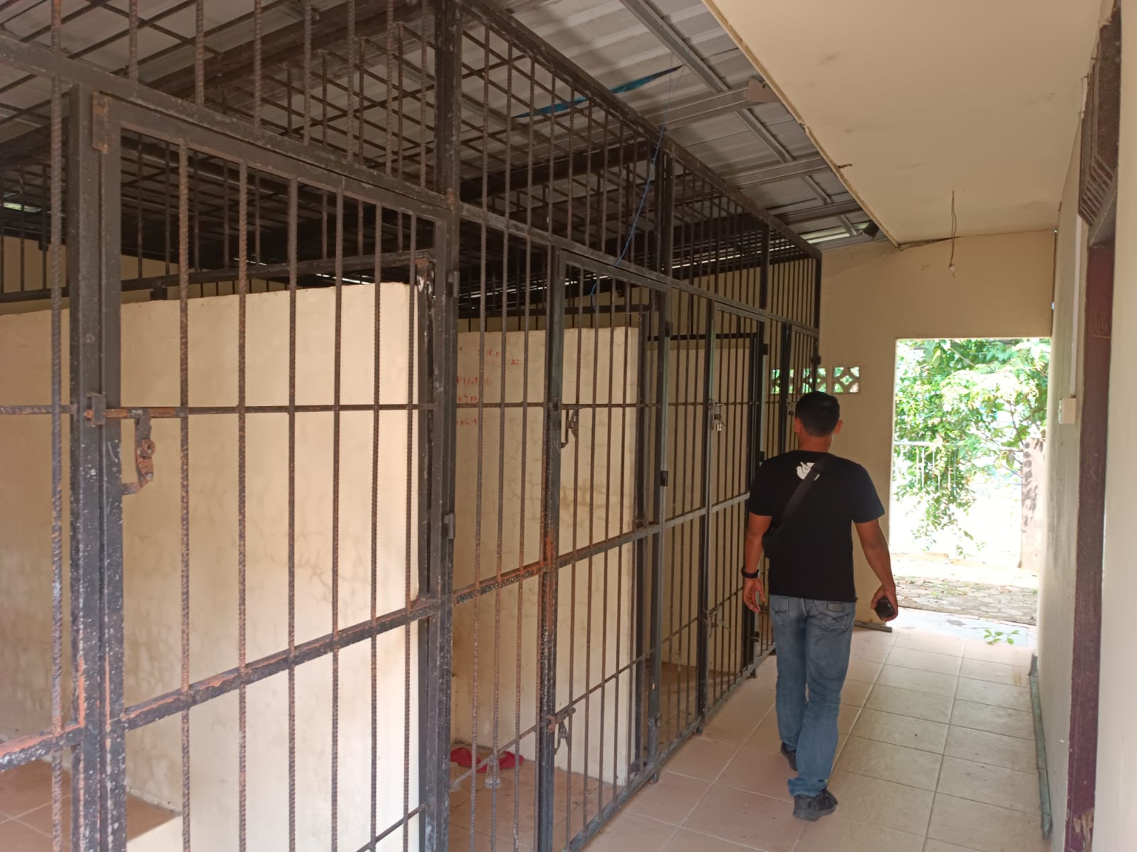 Kondisi tempat penampungan ODGJ di Dinsos Tanjungpinang yang kini tidak digunakan lagi, Jumat (1/11).