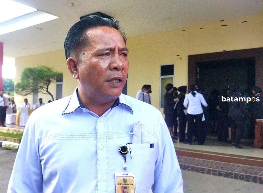 Tumbur Hutasoit, anggota Komisi I DPRD Kota Batam.