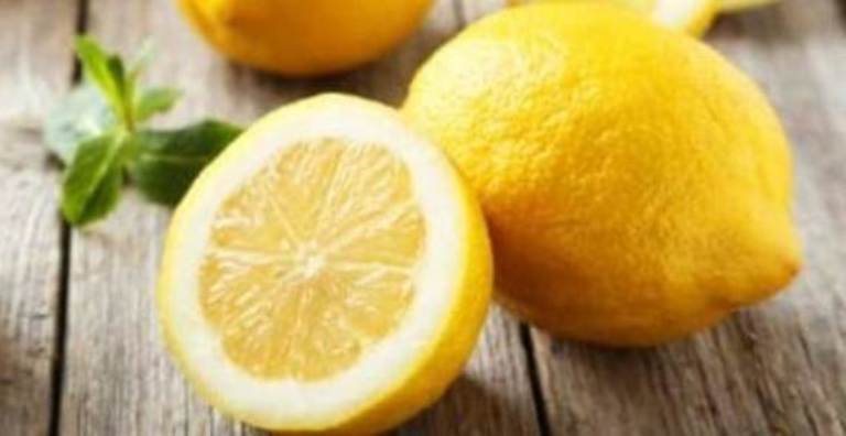 Ilustrasi. Lemon, kaya kandungan nutrisi yang berkhasiat bagi kesehatan.