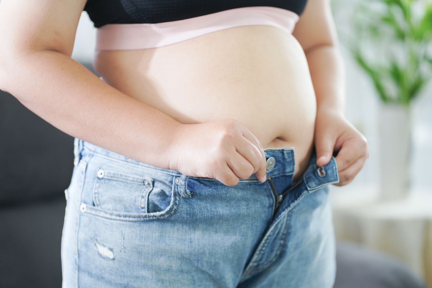 ILUSTRASI perut kembung atau bloating.