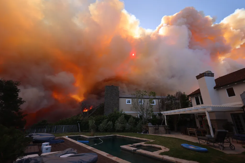 KEBAKARAN yang terjadi di kompleks mewah Pacific Palisades, Los Angeles, California, AS, Kamis (9/1/2025)