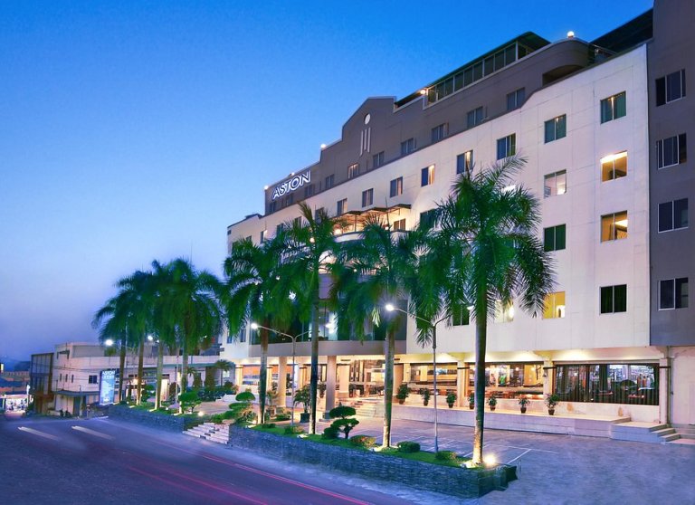 Htel Aston Karimun merupakan salah satu hotel berbintang di Pulau Karimun yang sering dikunjungi wisatawan.