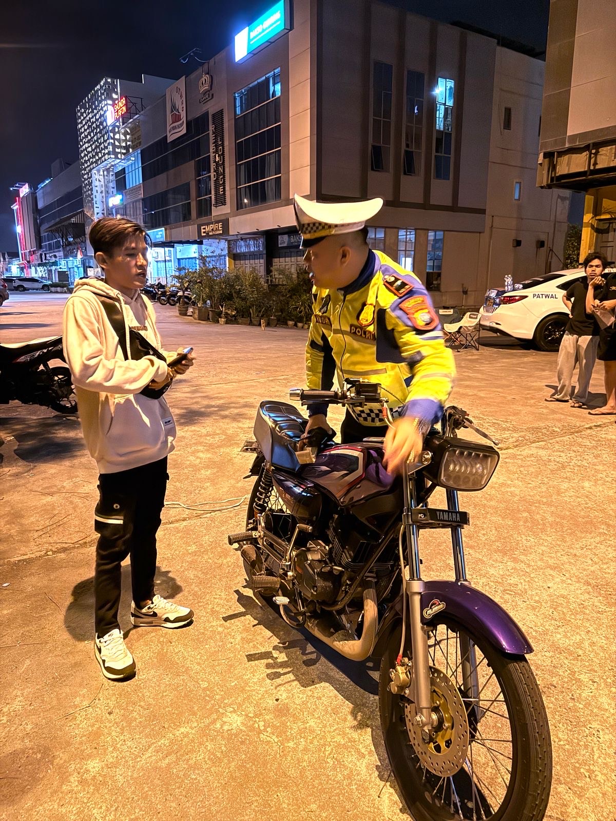 Polresta Barelang saat menggelar patroli berskala besar dan cipta kondisi (cipkon), Minggu (23/2) dini hari.