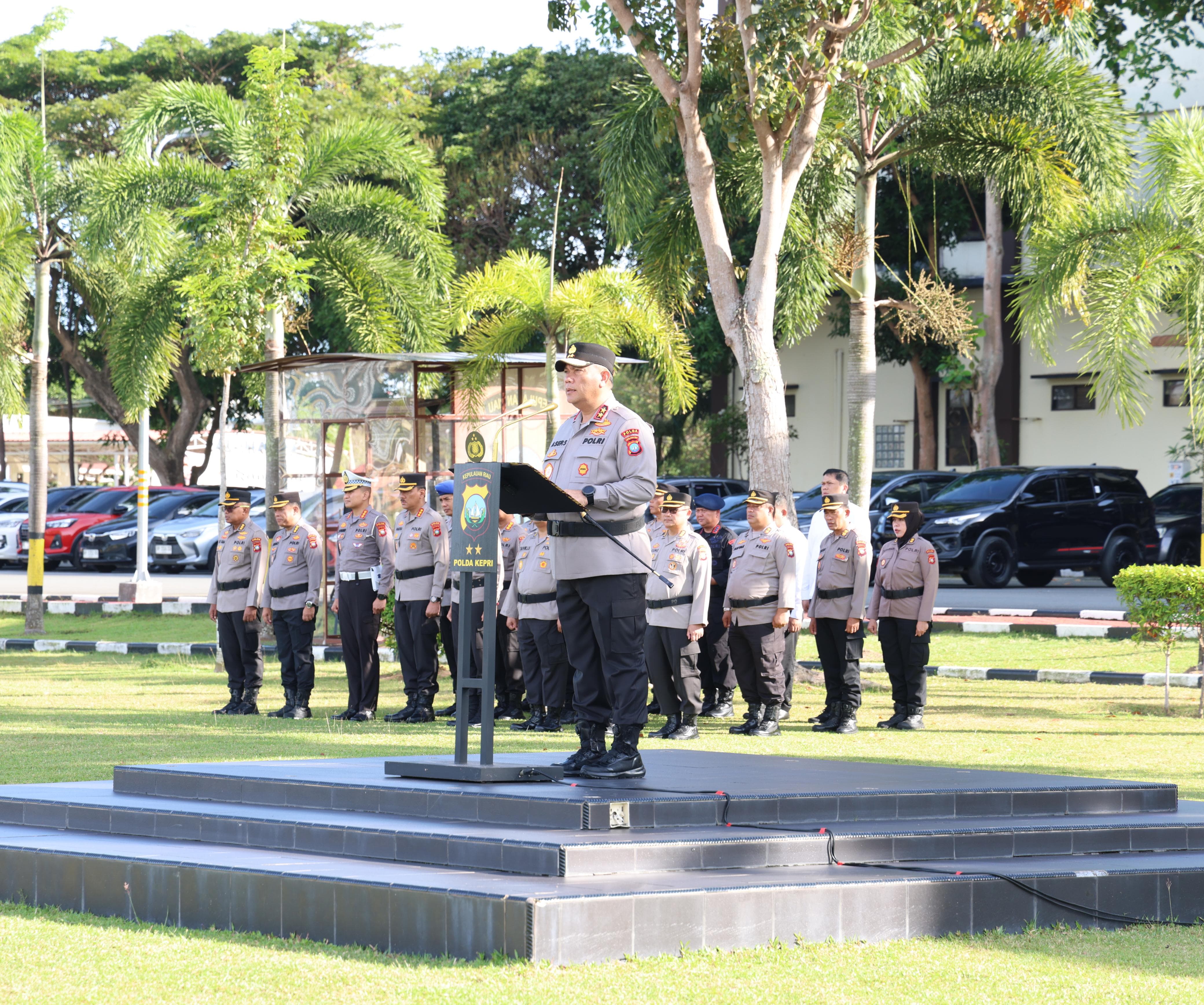 Kapolda Kepri, Irjen Pol Asep Safrudin memimpin upacara persiapan Operasi Ketupat Seligi 2025.