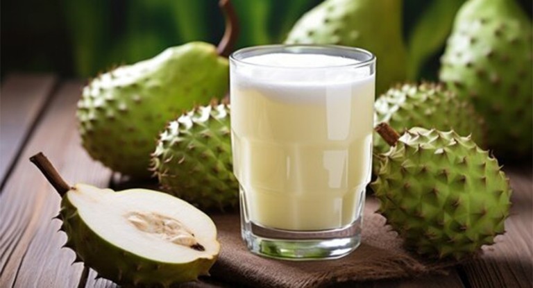 Ilustrasi. Jus sirsak dengan kelezatannya ternyata mampu menurunkan kadar asam urat.