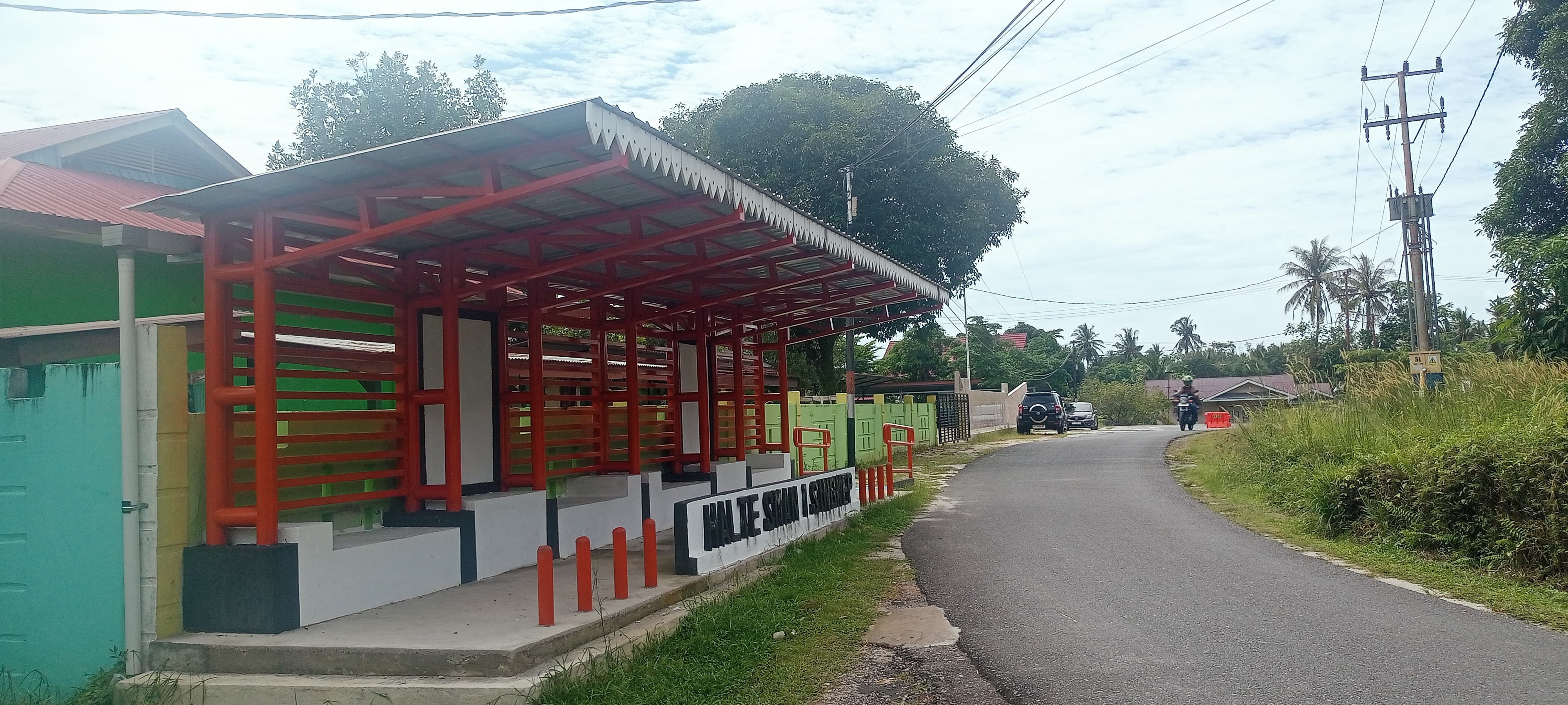 Bangunan Halte di depan SMA Negeri 1 Singkep.