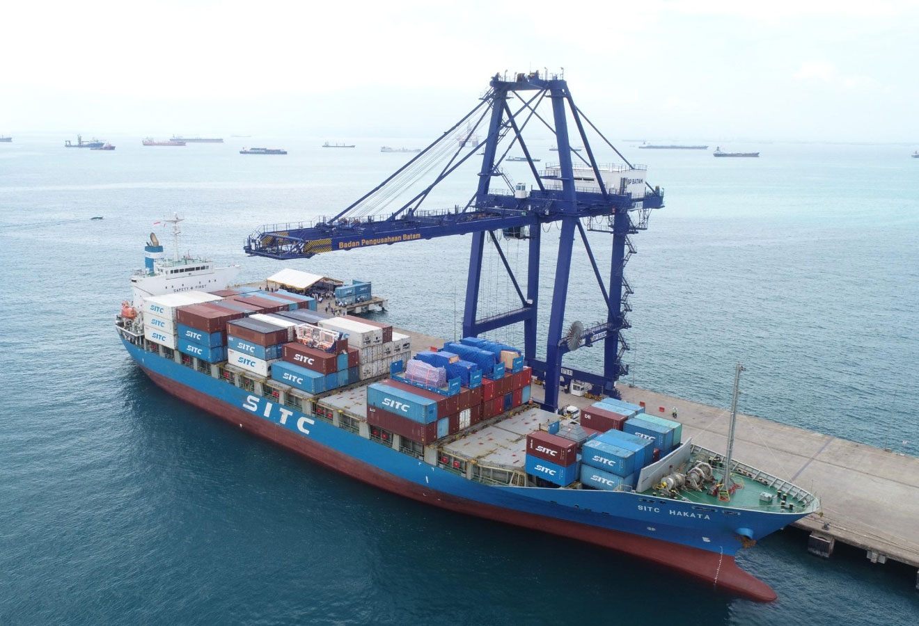 Pelabuhan peti kemas Batu AMpar di Batam.