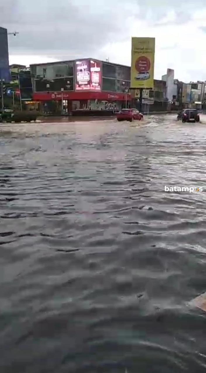 banjir di wilayah Nagoya, Batam.