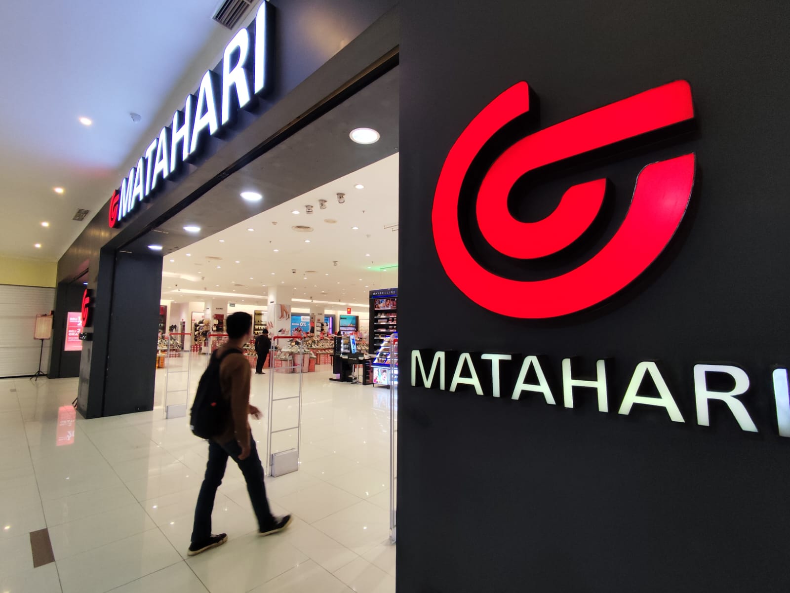 Gerai Matahari yang ada di Mall TCC Tanjungpinang telah mengumumkan akan menutup operasionalnya, Minggu (20/4).